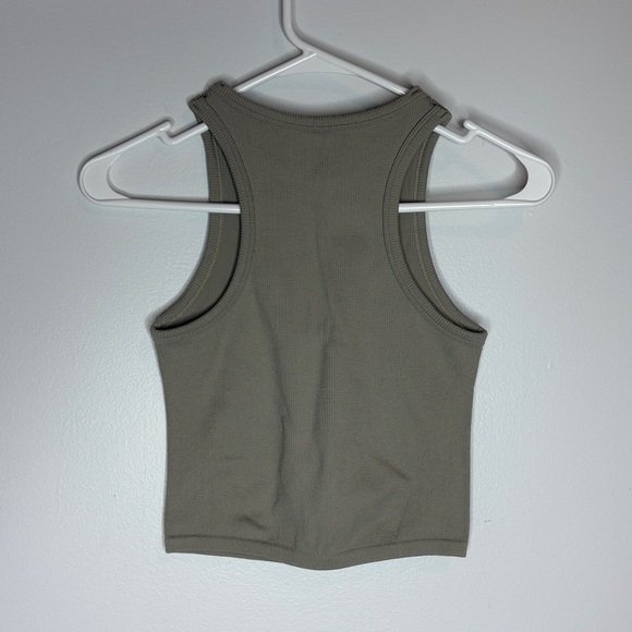 Tank - Picture 2 of 3